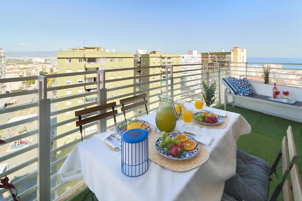 Ocean Views & Remote Work Apartment Torremolinos