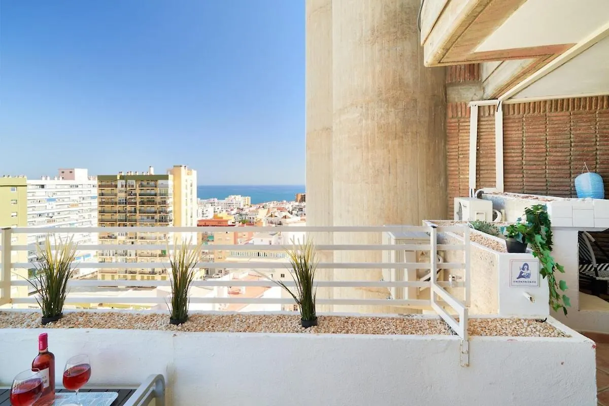 Ocean Views & Remote Work Apartment Torremolinos