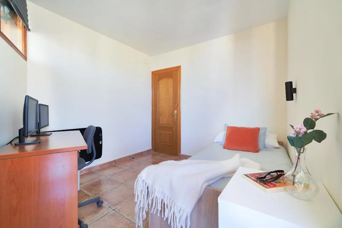 Ocean Views & Remote Work Apartment Torremolinos