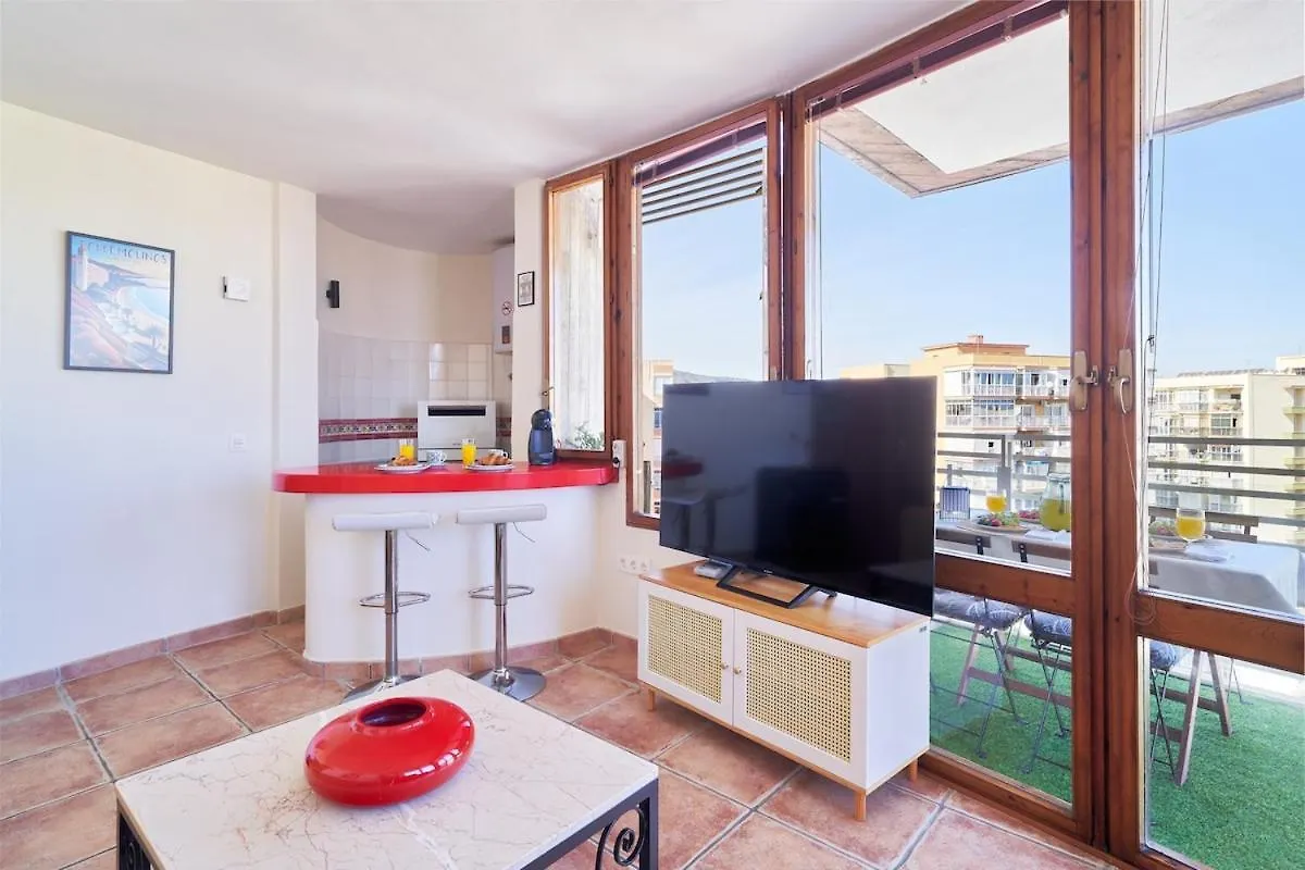 Ocean Views & Remote Work Apartment Torremolinos
